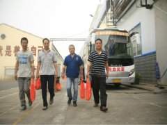 “我獻(xiàn)血，我光榮”