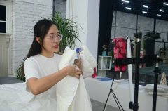 服務(wù)“夜”態(tài)，創(chuàng)造商機(jī)！英儂魏經(jīng)理如是說